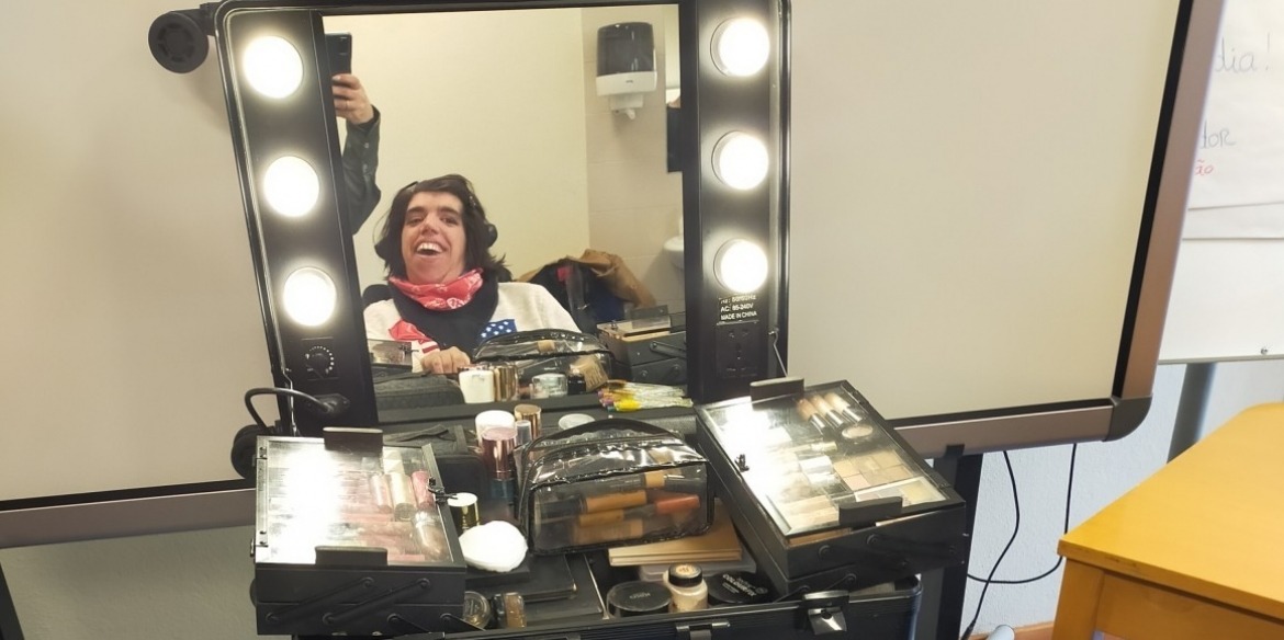 Clientes do CACI recebem Workshop Cuidados Imagem e Maquilhagem