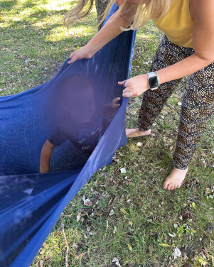 A sess&atilde;o &ldquo;Explorar a Brincar na Rua&rdquo; refor&ccedil;ou uma das ideias centrais do Brincar+: n&atilde;o &eacute; necess&aacute;rio um espa&ccedil;o espec&iacute;fico ou brinquedos sofisticados para criar oportunidades significativas de aprendizagem.