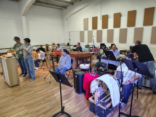 No dia 27 de setembro, o Notas de Contacto apresentou &ldquo;CASA: Nova Cria&ccedil;&atilde;o&rdquo;, no &acirc;mbito do Festival Internacional de M&uacute;sica de C&acirc;mara de Oeiras (FIMCO) 2026. O espet&aacute;culo decorreu na Sede da Orquestra de C&acirc;mara Portuguesa, em Alg&eacute;s, perante um p&uacute;blico que s